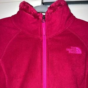 Gorgeous colored NorthFace, perfect for work out, walks, or or quick zip up